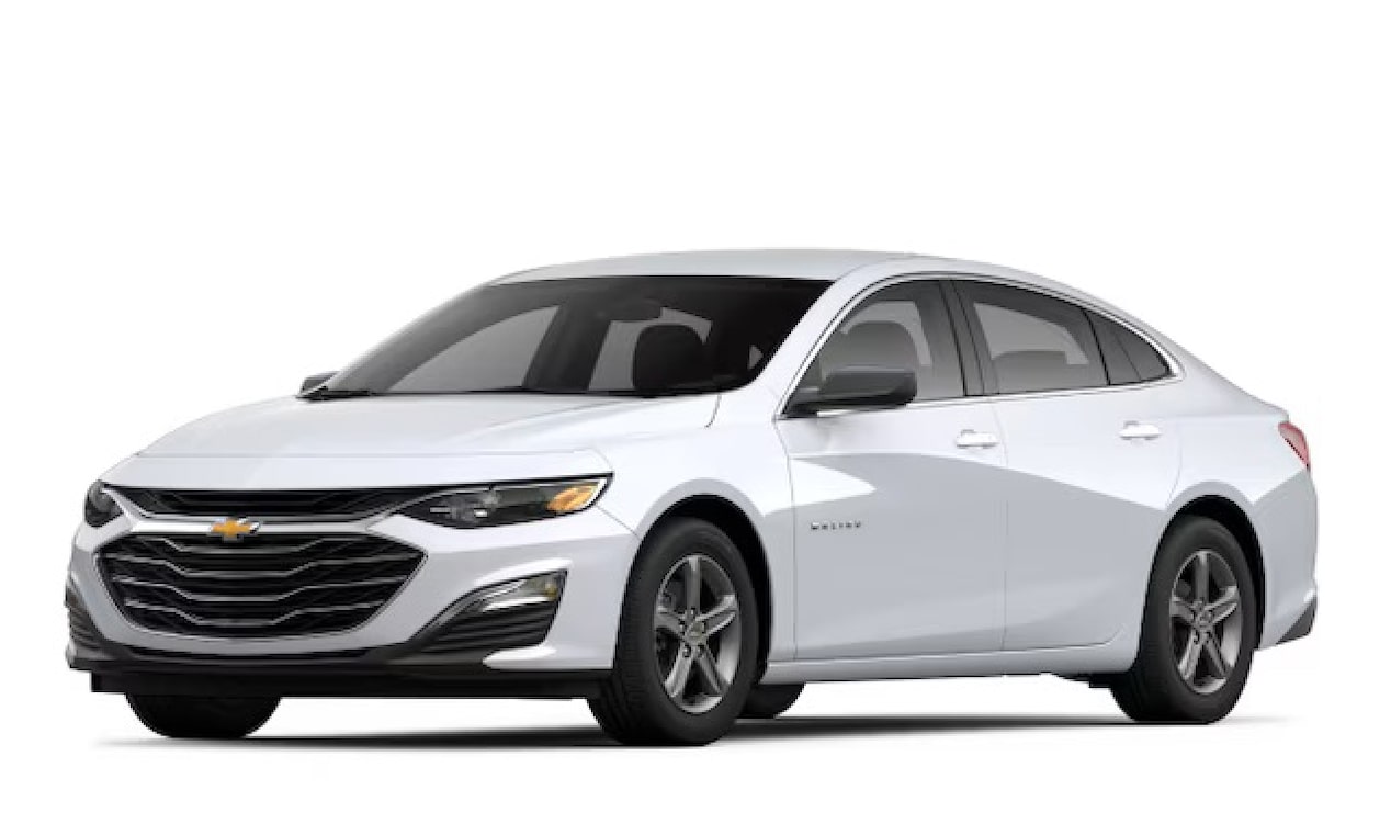 Front Three-Quarters View of the 2024 Chevrolet Malibu