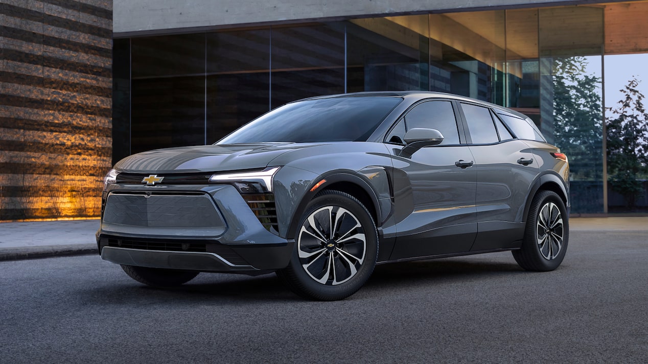 Front Three-Quarters View of the 2024 Chevrolet Blazer EV