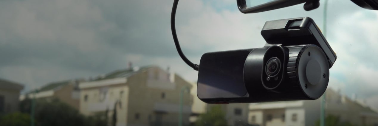 An OnStar Insights DualCam Mounted in a Vehicle