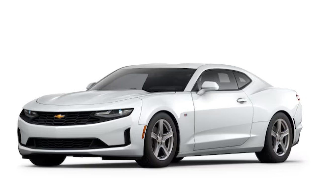 Front Three-Quarters View of the 2024 Chevrolet Camaro