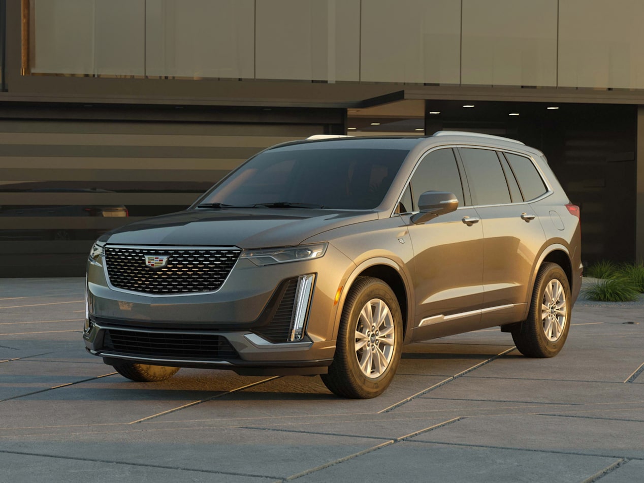 Left-facing view of the 2024 Cadillac XT6